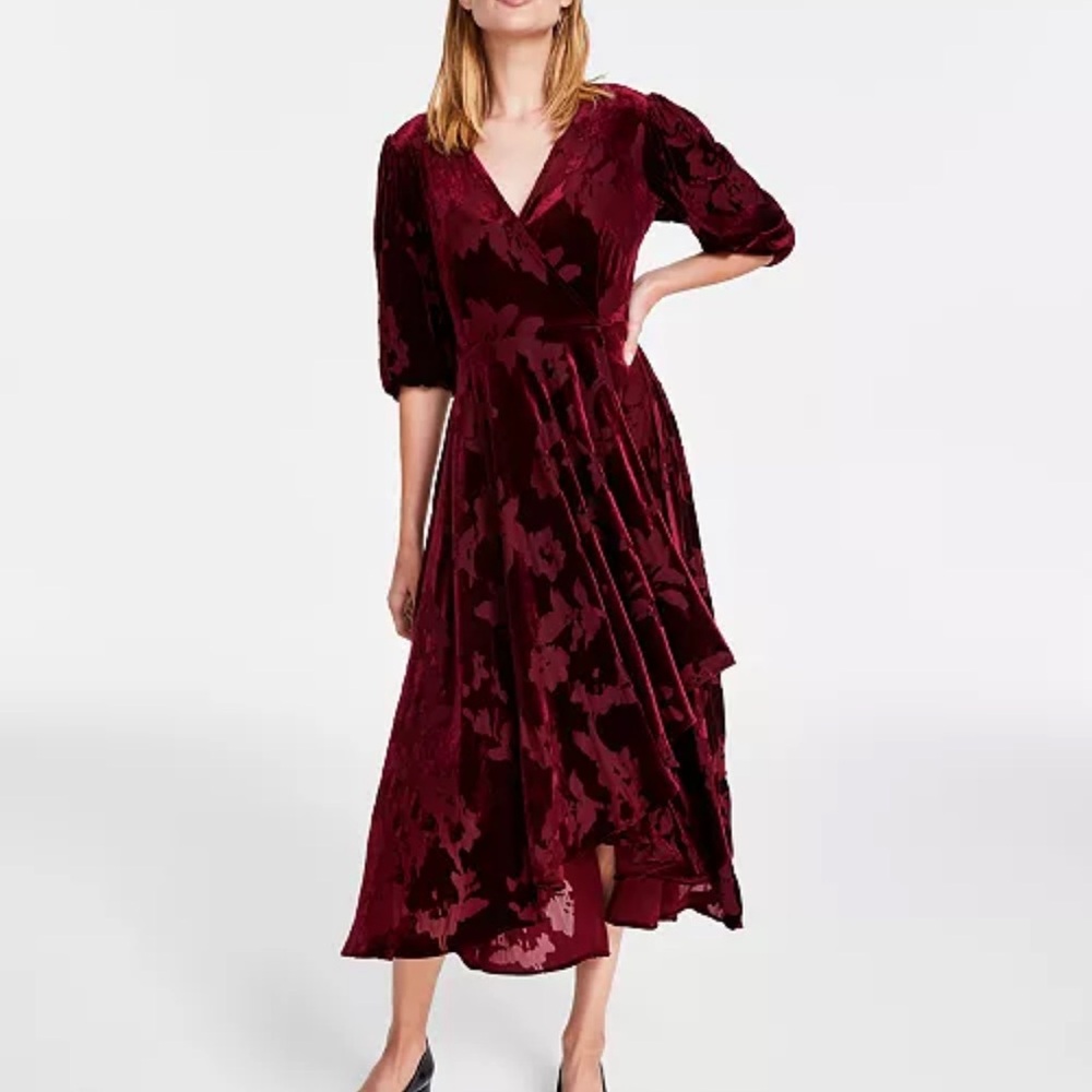 Calvin Klein Elegant Burgundy Velvet Dress